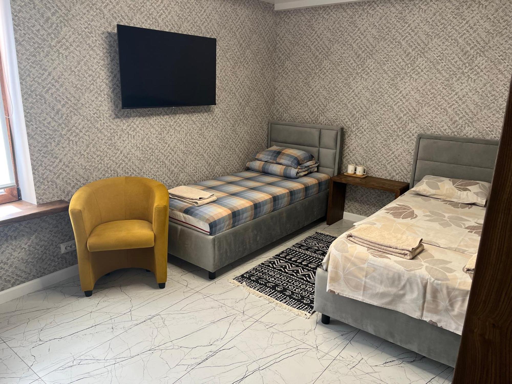 77/5 Guest house